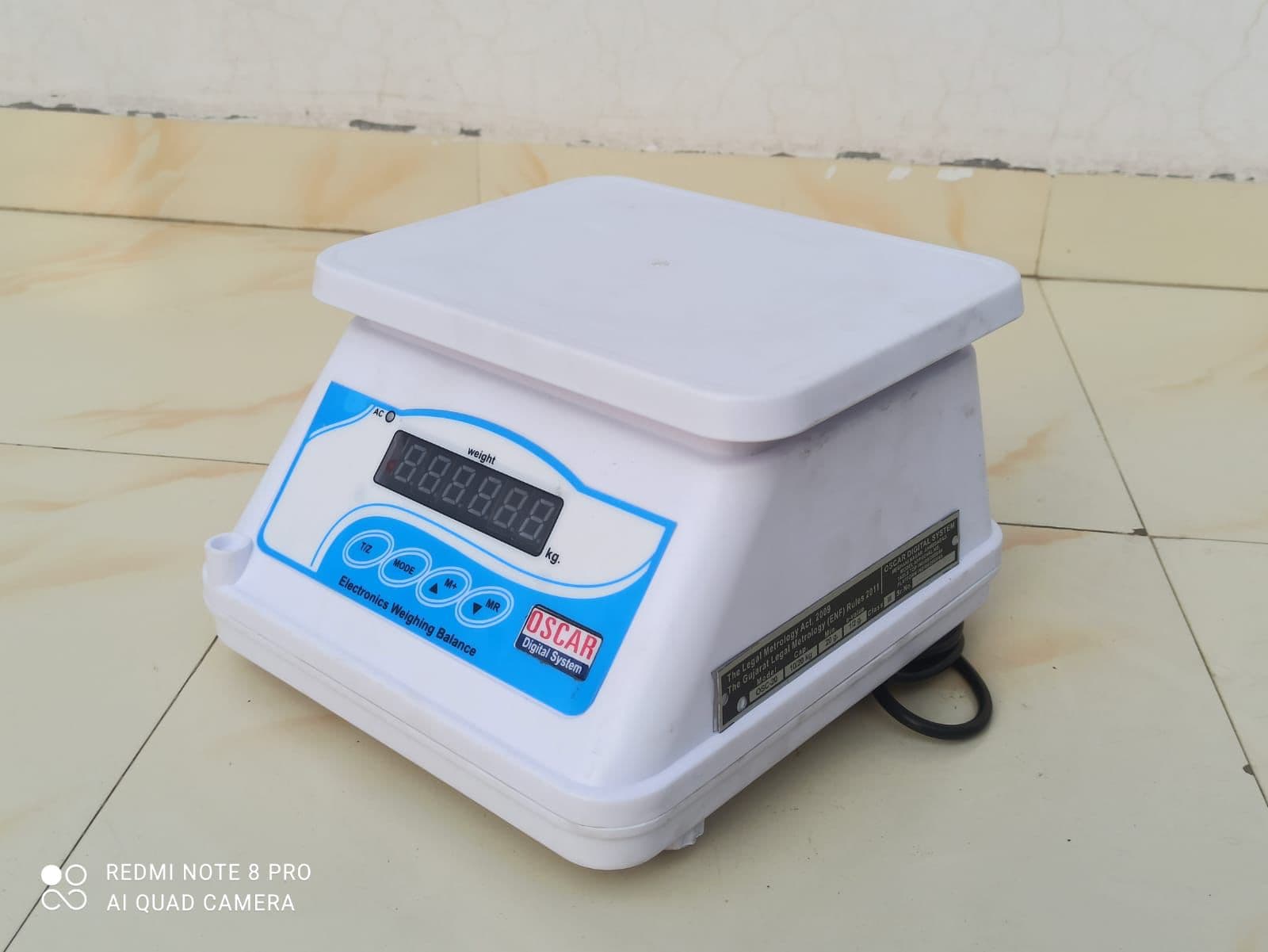 Platform Weighing Scale with Back Support thumbnail 2